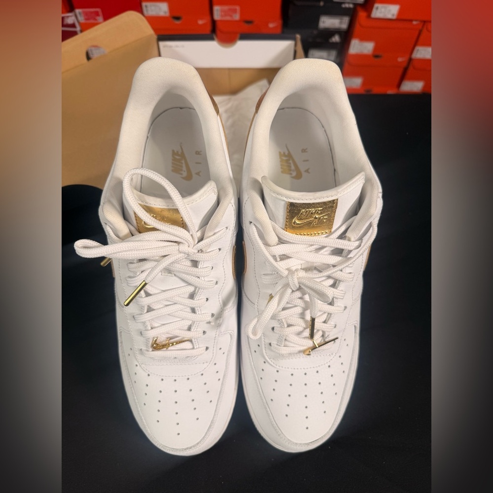 Nike Air Force 1 ‘07 LV8 “Gold Foil Size 14 - Picture 3 of 8